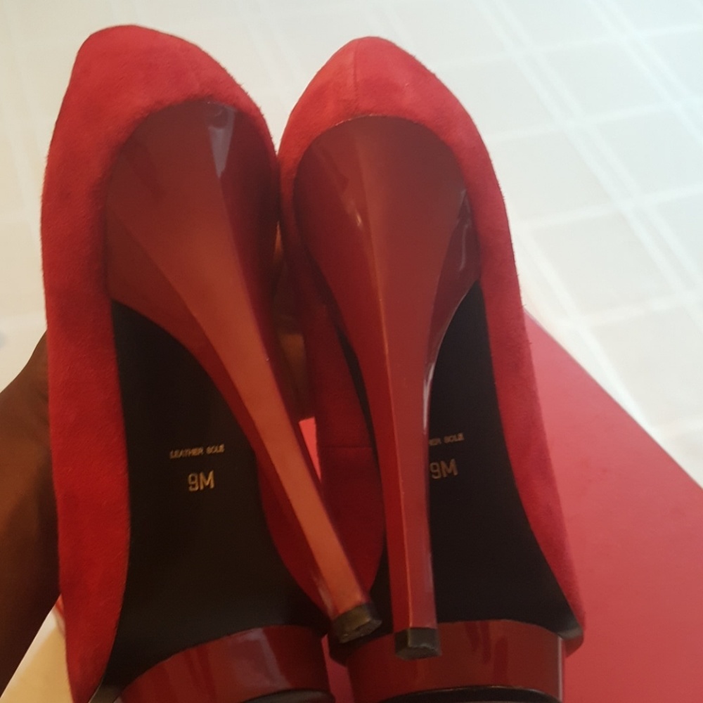 Shoes - Picture 7 of 8